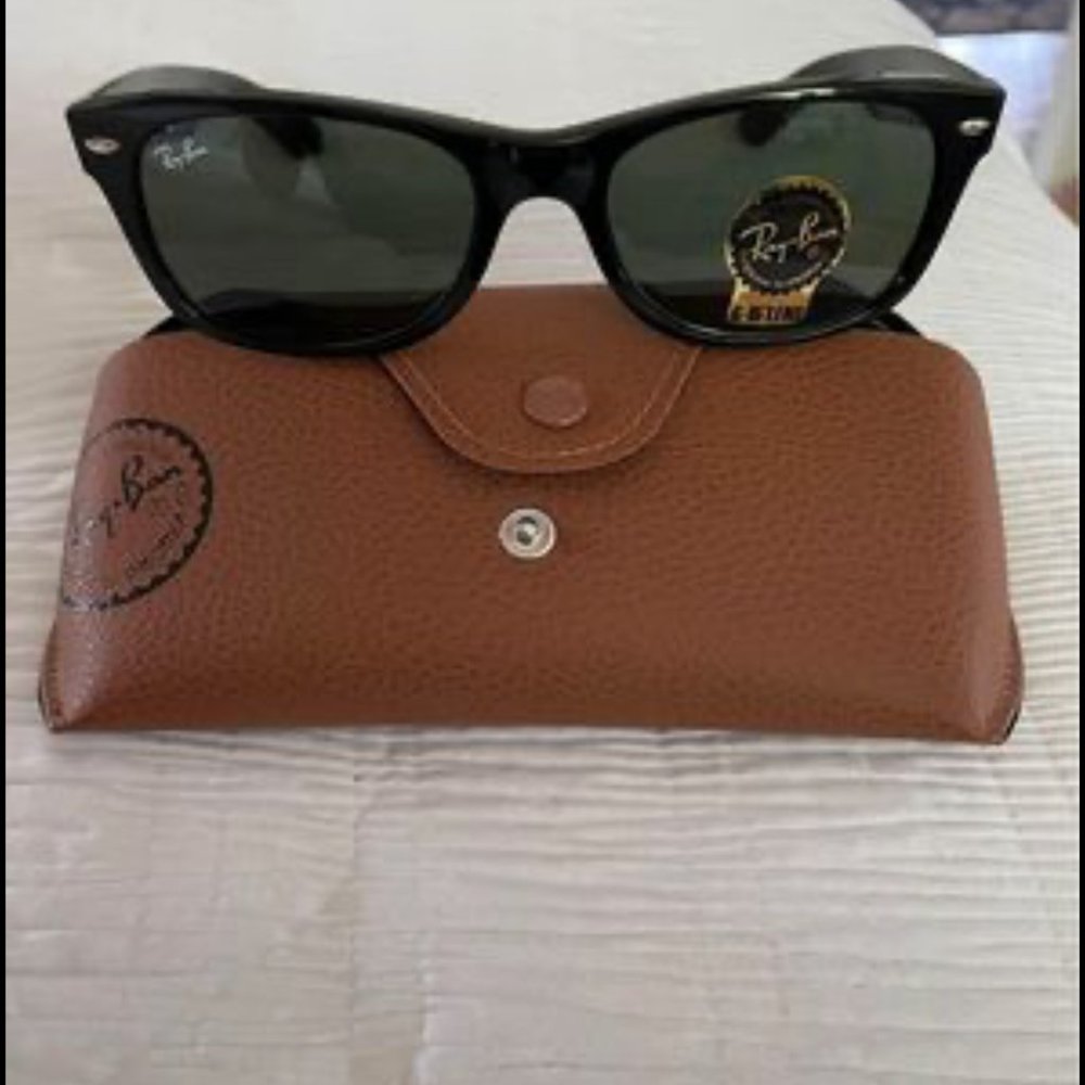 RayBan Wayfarer Sunglasses *Brand New*